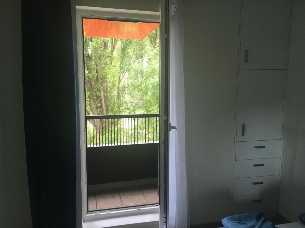 Sky One Apartment Krakow Luaran gambar