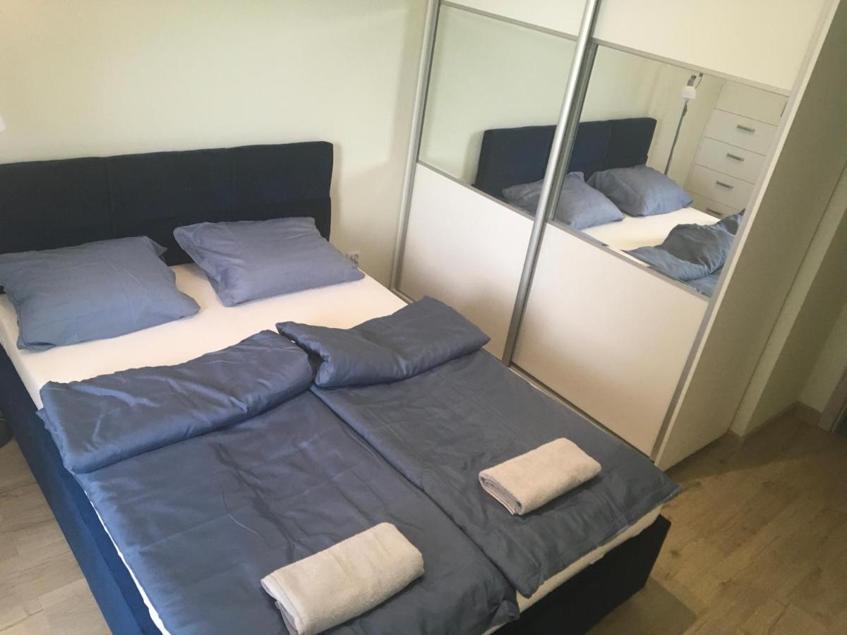Sky One Apartment Krakow Luaran gambar
